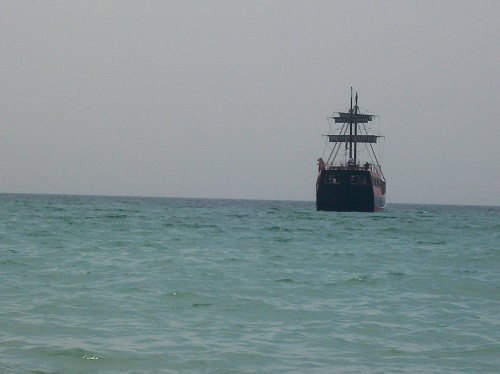 Fiction from Our Colony Beyond the City of Ruins: “The Sea Captain’s Ghost” by Janalyn Guo